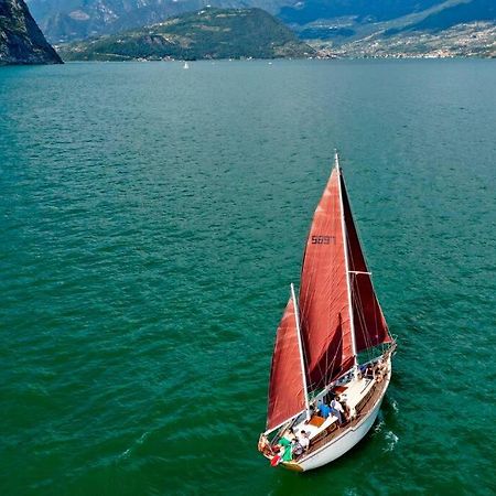Lake House Valeriana Pilzone 外观 照片