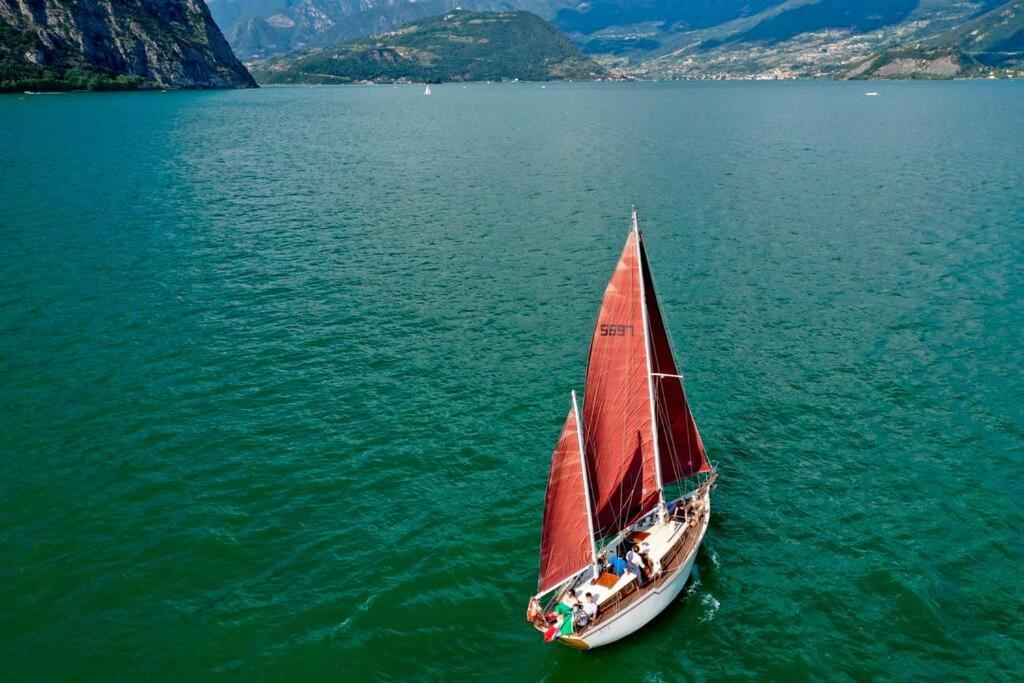 Lake House Valeriana Pilzone 外观 照片